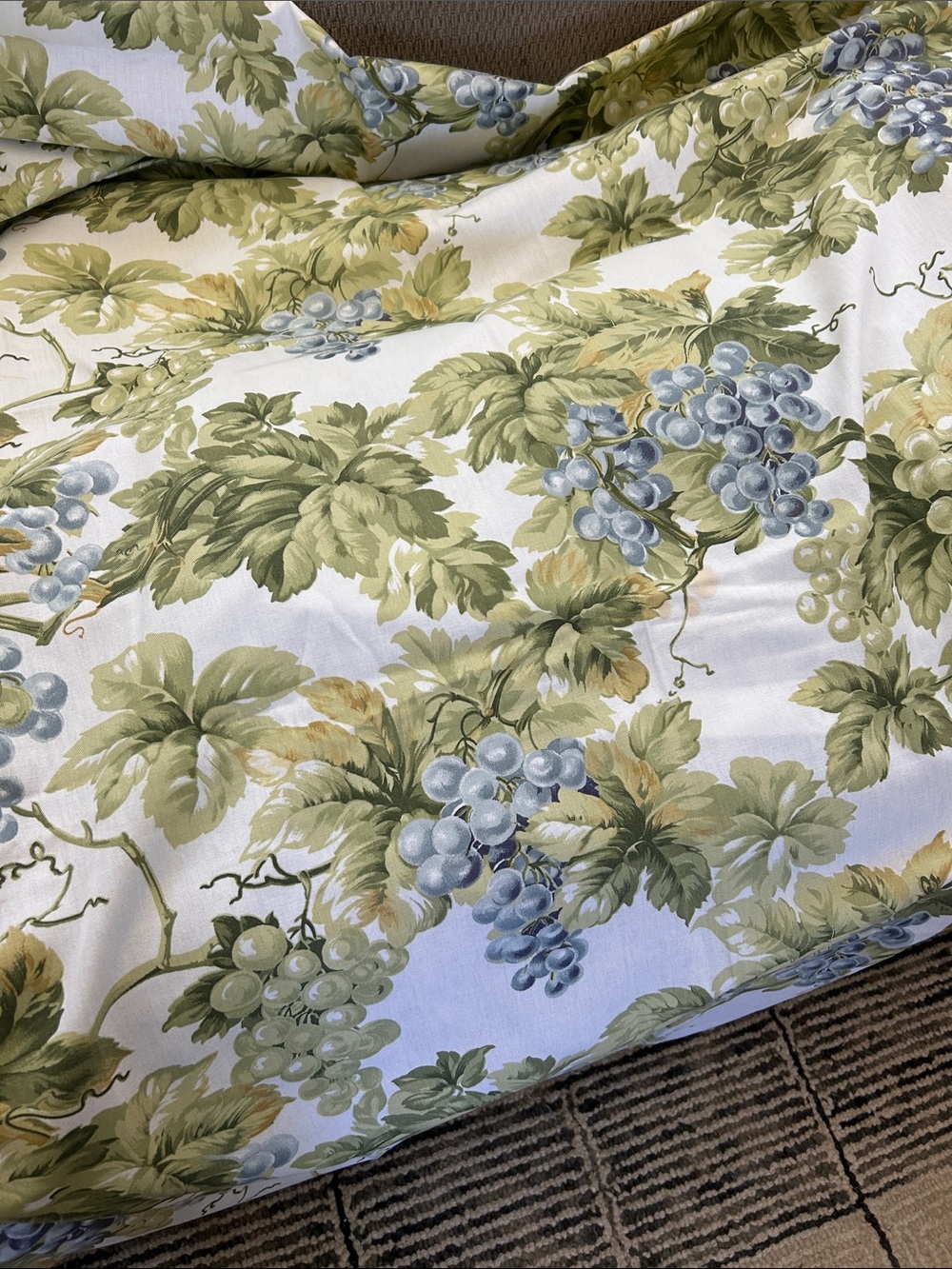 Retired Williams Sonoma French Country grapes & vine’s tablecloth 68x90